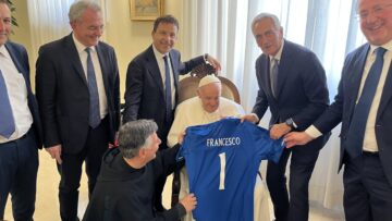PAPA FRANCESCO_DONO MAGLIA NAZIONALE ITALIANA